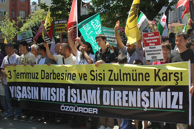 Darbenin Yıldönümünde Sisi Protestosu 3