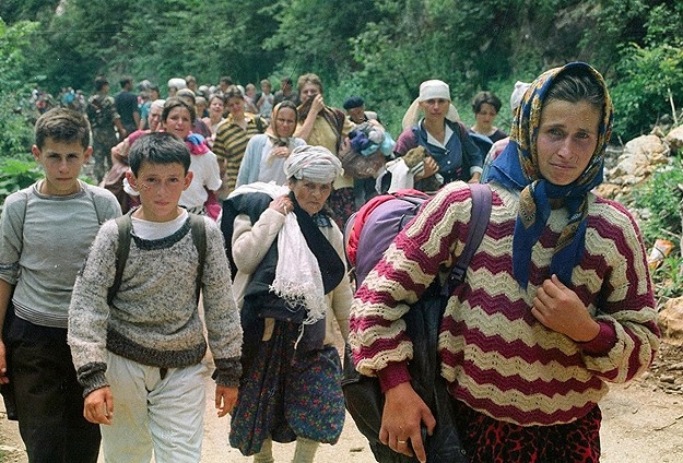 Boşnakların Ölüm Yürüyüşünün Fotoğrafları 1