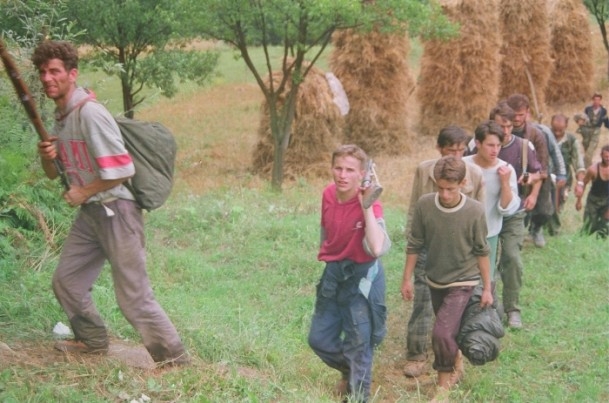Boşnakların Ölüm Yürüyüşünün Fotoğrafları 14