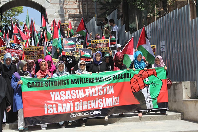 Fatih'te Binlerce Kişi İsrail'i Lanetledi 1