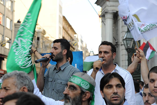 Binlerce Kişi Gazze İçin İstiklal Caddesi'ni Doldurdu 6