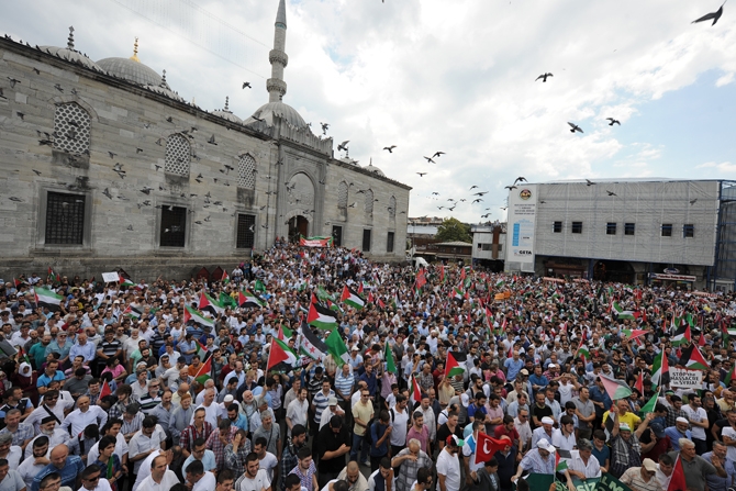 Siyonist Vahşet Eminönü Meydanında Lanetlendi! 7