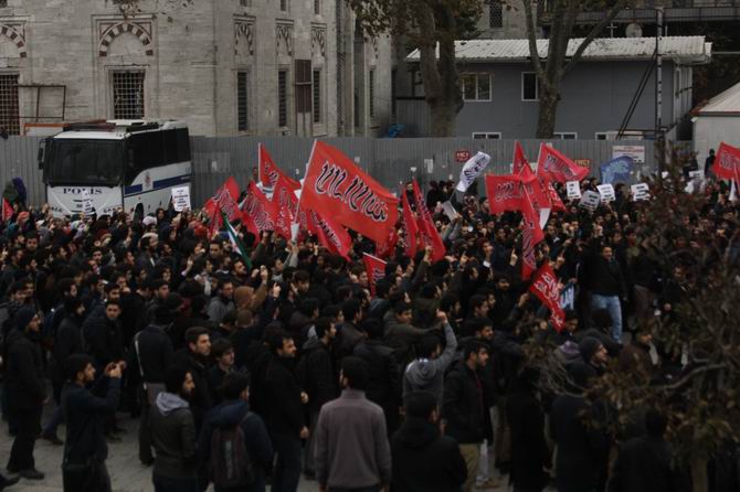 Sol Saldırganlık Beyazıt Meydanı’nda Protesto Edildi! 1