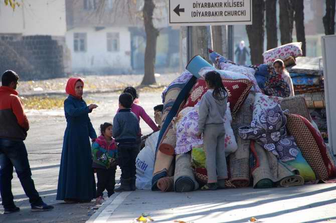 Sur'da Çatışmalara Paralel Göçler de Devam Ediyor 2