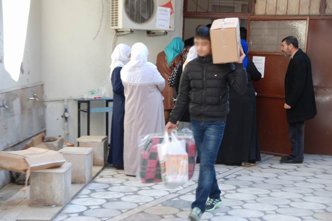 İslami STK’ların Sur Mağdurlarına Yardımları Sürüyor 11
