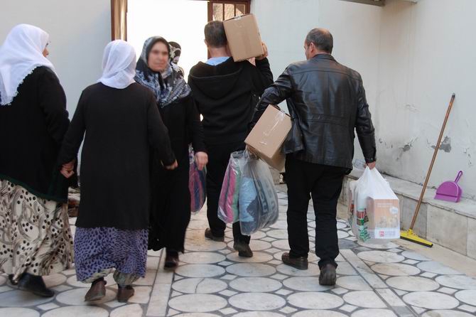 İslami STK’ların Sur Mağdurlarına Yardımları Sürüyor 2