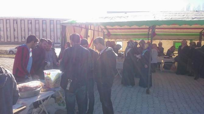 Vanlı Öğrencilerden Çocuklar Yararına Kermes 2