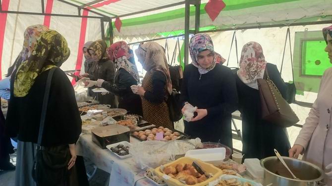 Vanlı Öğrencilerden Çocuklar Yararına Kermes 8