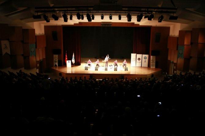 Grup Yürüyüş’ün Uludağ Üniversitesi Konseri 7