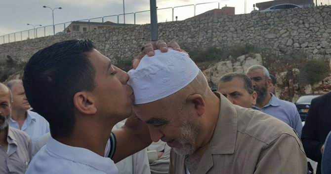 Şeyh Raid Salah Sevenleriyle Vedalaştı 6