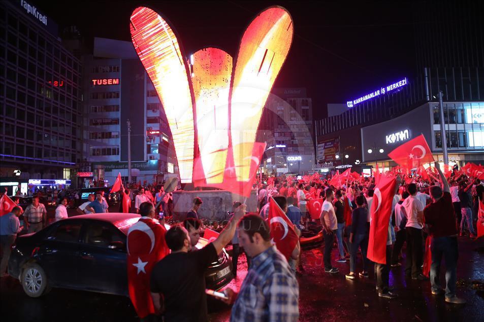 Halk Cunta Karşı Meydanlarda 2