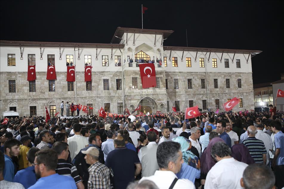 Halk Cunta Karşı Meydanlarda 3