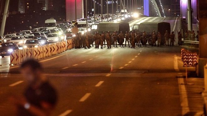 Halkın Darbeye Karşı Direnişi (FOTO) 1