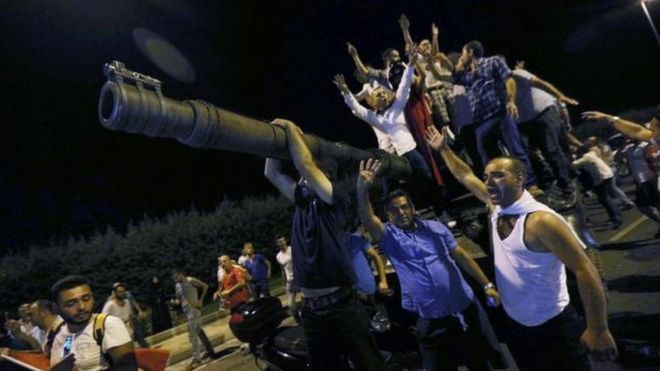 Halkın Darbeye Karşı Direnişi (FOTO) 3