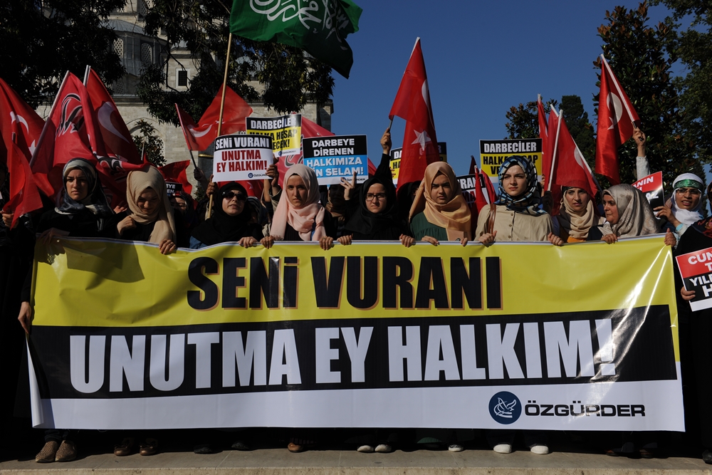 Darbe Kalkışması İstanbul'da Protesto Edildi 1