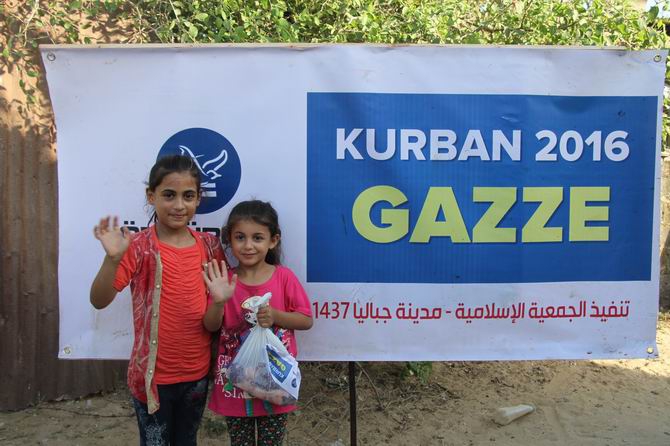 Özgür-Der Mensuplarının Kurbanları Gazze'de Kesildi 17