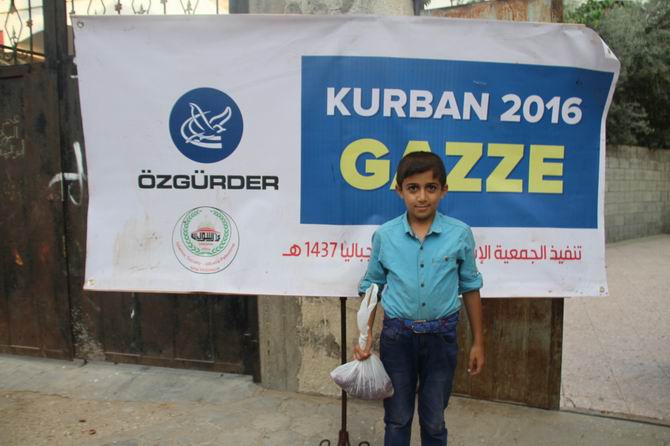 Özgür-Der Mensuplarının Kurbanları Gazze'de Kesildi 20