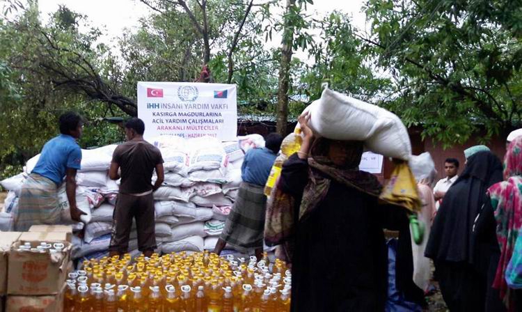İHH’dan Kasırganın Vurduğu Bangladeş’e Acil Yardım 6