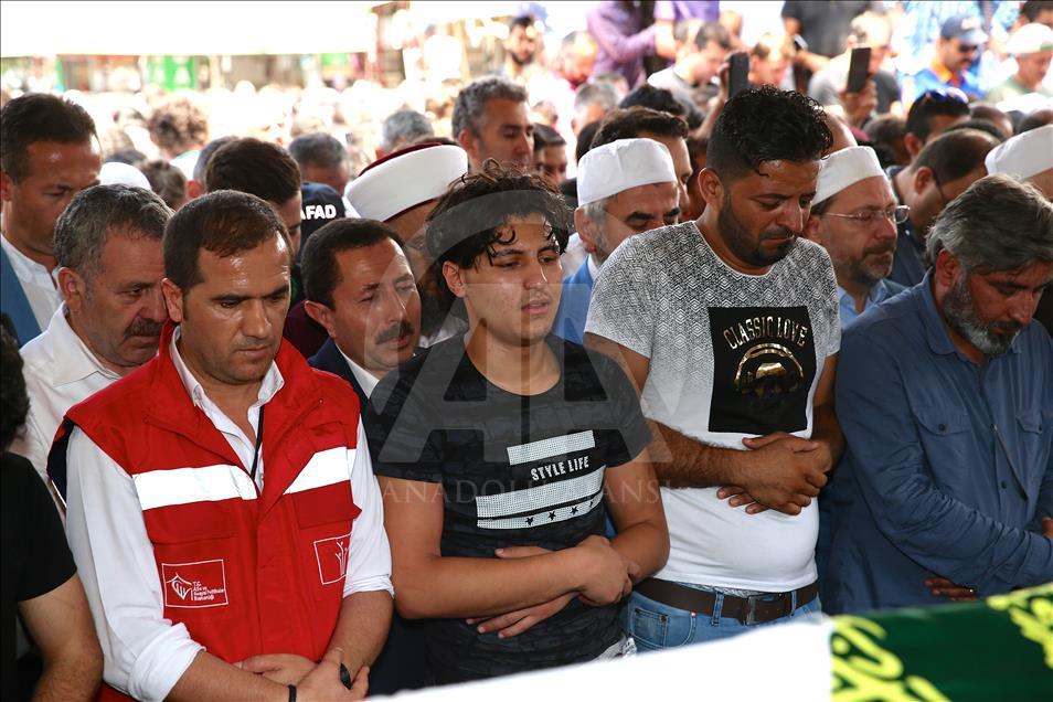 Muhacire Anne ve Bebeğine Hüzünlü Veda 2