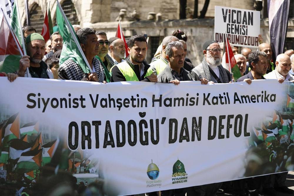 Onbinlerce Müslüman Gazze için Ayasofya'ya akın etti 20