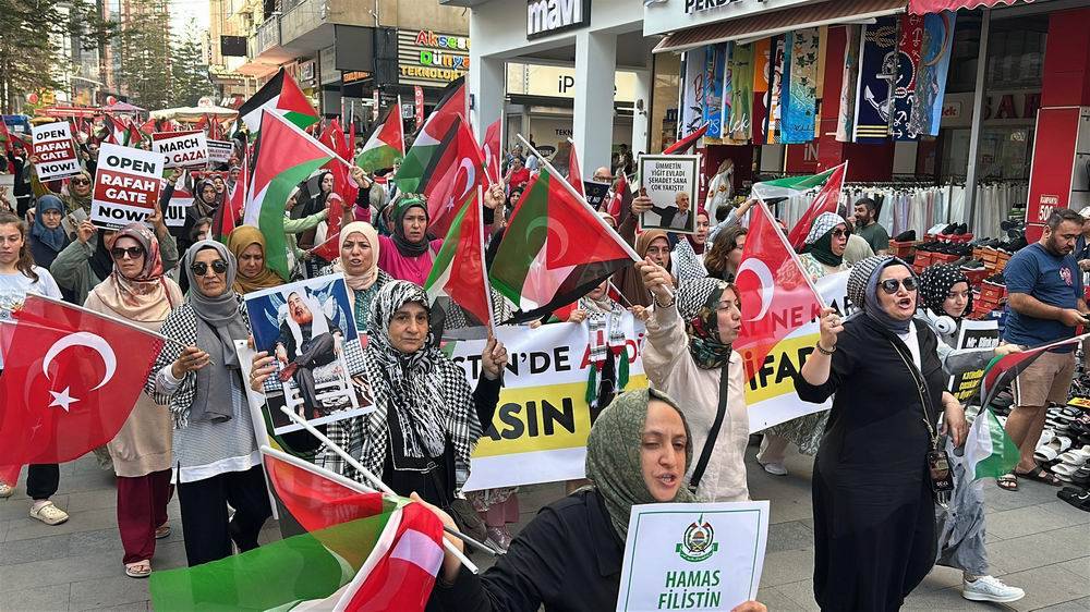 Antalya’da “Küresel Vicdan Yürüyüşü” gerçekleştirildi 13