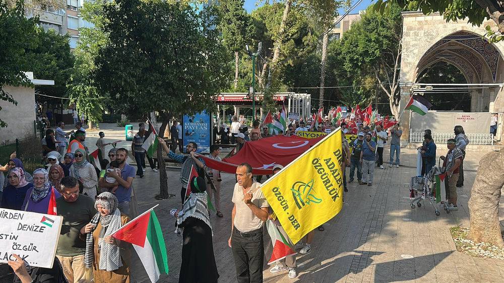 Antalya’da “Küresel Vicdan Yürüyüşü” gerçekleştirildi 15