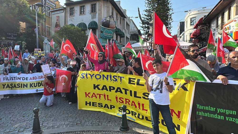 Antalya’da “Küresel Vicdan Yürüyüşü” gerçekleştirildi 5