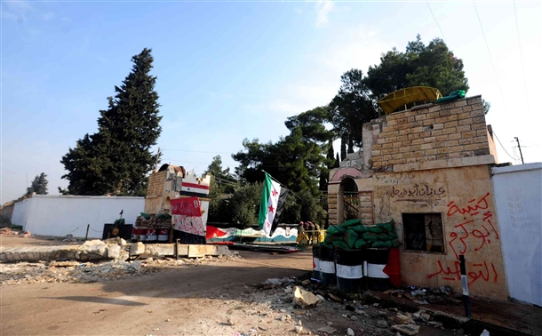 Muhalifler Menşe Piyade Okulunu Ele Geçirdi 2