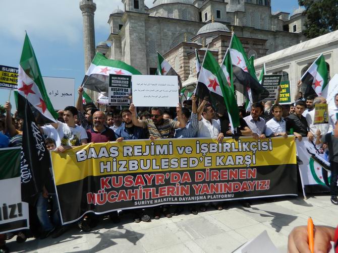 Fatih Camii’nde Protesto:  “Katil İran, Katil Hizbullah” 14