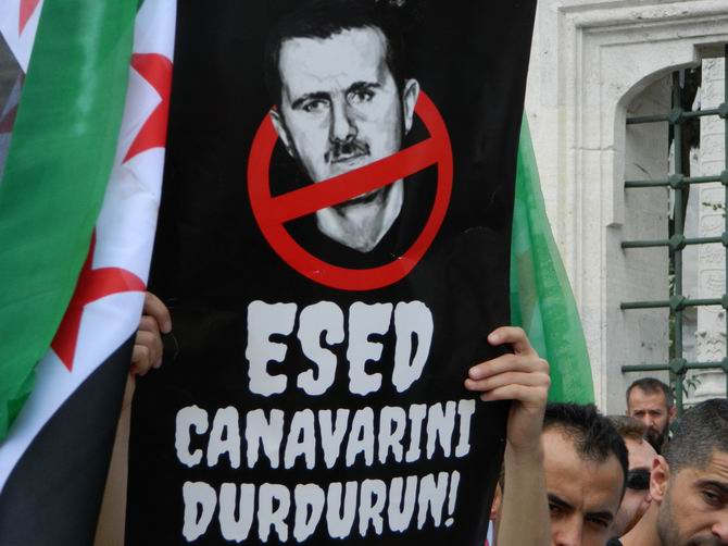 Fatih Camii’nde Protesto:  “Katil İran, Katil Hizbullah” 17