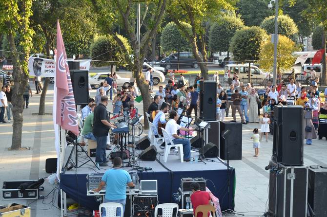 Grup Yürüyüşten Mısır ve Suriye Dayanışma Konseri 11