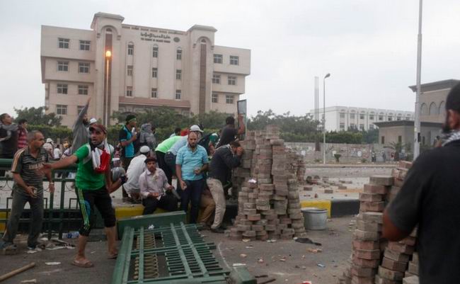 Mısır Adeviyye Meydanında Katliam 30