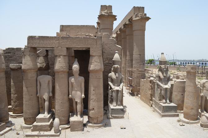 Cidde’den Mısır’a Gezi Günlüğü - 4 Muhsin Ö. Mengüşoğlu 7