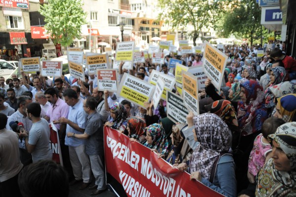 Diyarbakırda Özgür-Dere Yapılan Saldırı Protesto Edildi 13