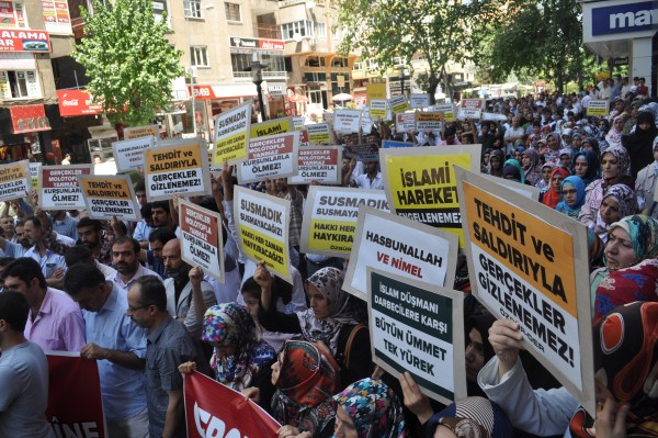 Diyarbakırda Özgür-Dere Yapılan Saldırı Protesto Edildi 16
