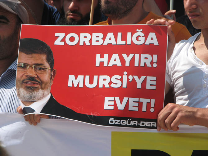 Mısırdaki Katliam Fatih Camiinde Protesto Edildi 16