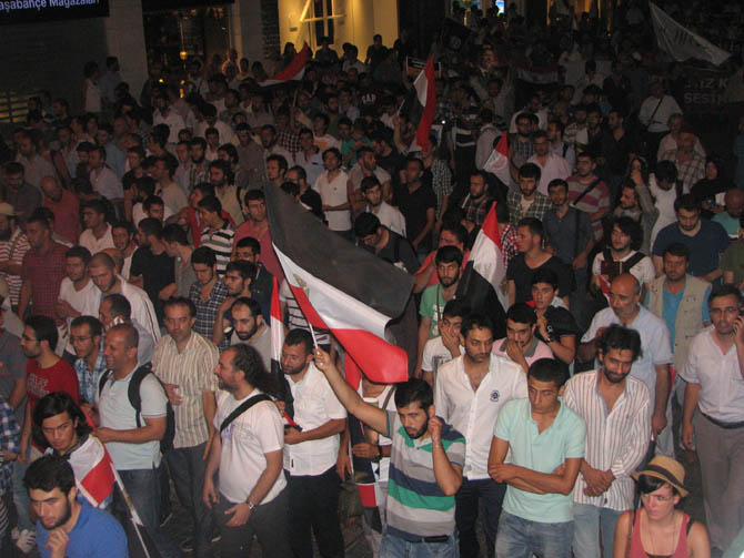 Mısır Katliamı İstiklal Caddesinde Protesto Edildi 19