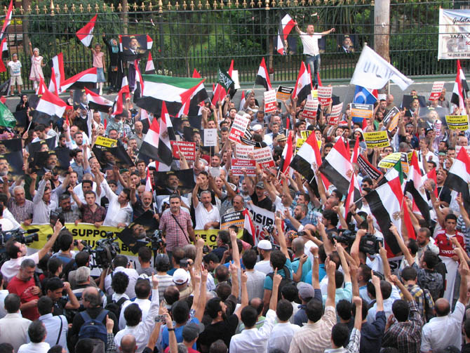 Mısır Katliamı İstiklal Caddesinde Protesto Edildi 2