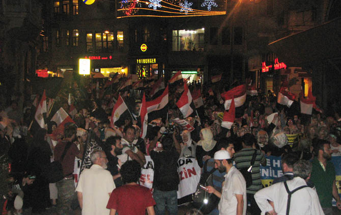 Mısır Katliamı İstiklal Caddesinde Protesto Edildi 24