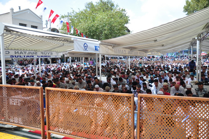 Mısır Katliamı Eyüpte Protesto Edildi 12
