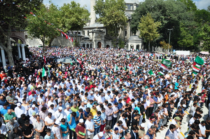 Mısır Katliamı Eyüpte Protesto Edildi 16
