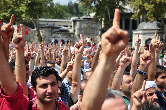 Mısır Katliamı Eyüpte Protesto Edildi 32
