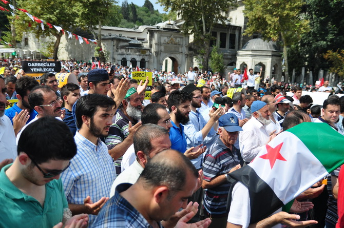 Mısır Katliamı Eyüpte Protesto Edildi 34