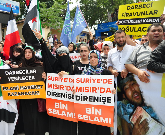 Mısır Katliamı Eyüpte Protesto Edildi 18