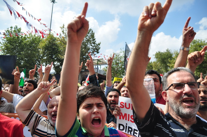 Mısır Katliamı Eyüpte Protesto Edildi 27