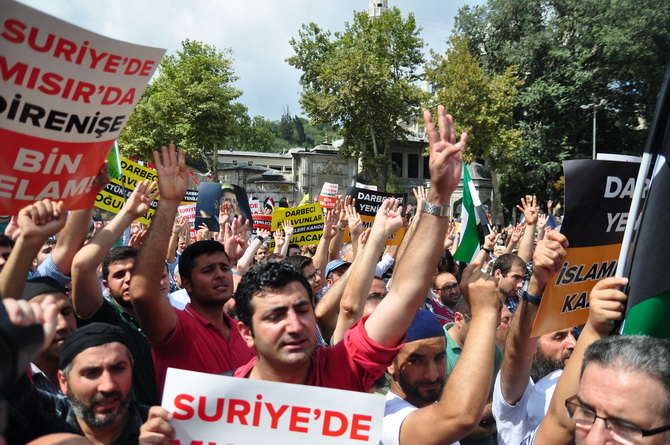 Mısır Katliamı Eyüpte Protesto Edildi 29