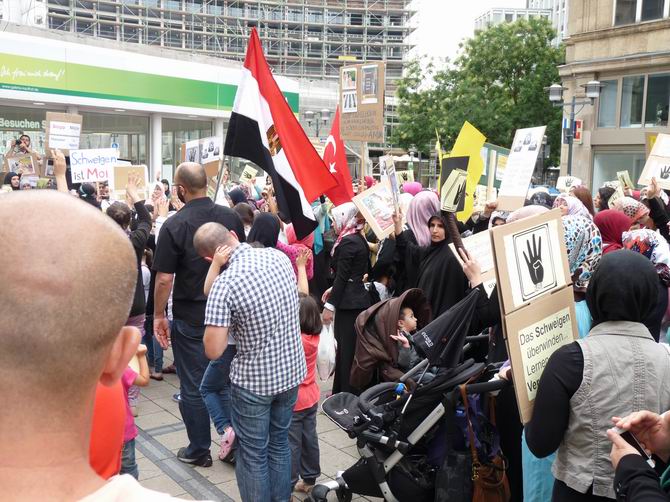 Almanya’da Mısır ve Suriye Direnişine Destek Eylemleri 10
