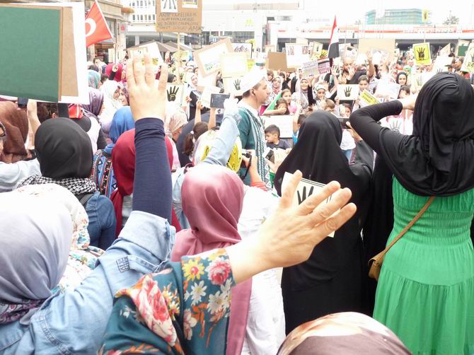 Almanya’da Mısır ve Suriye Direnişine Destek Eylemleri 11