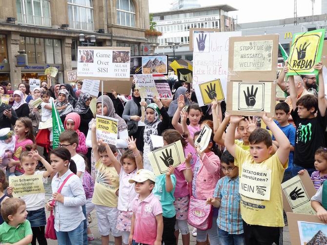 Almanya’da Mısır ve Suriye Direnişine Destek Eylemleri 13