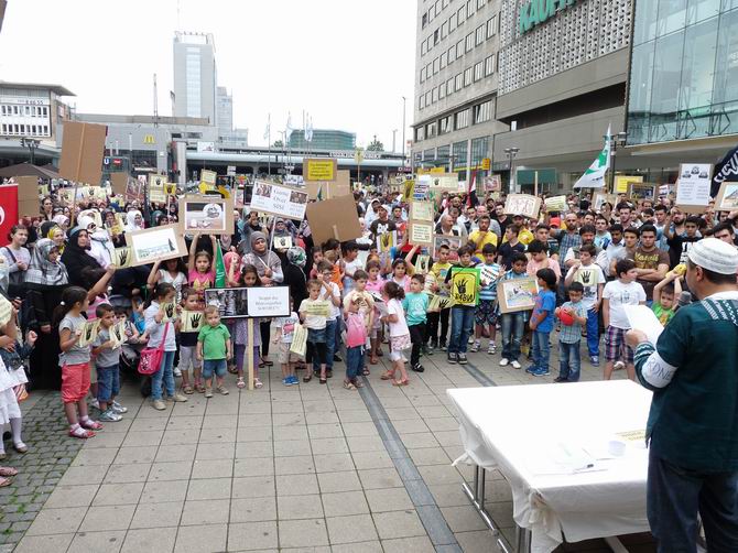 Almanya’da Mısır ve Suriye Direnişine Destek Eylemleri 14